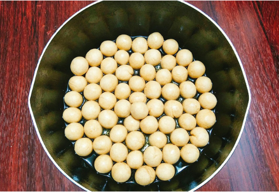 Bước 3: Chiên bánh