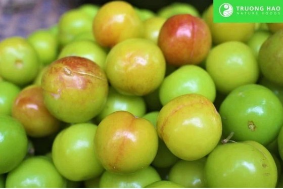 Cách làm ô mai mận cơm chua cay tại nhà