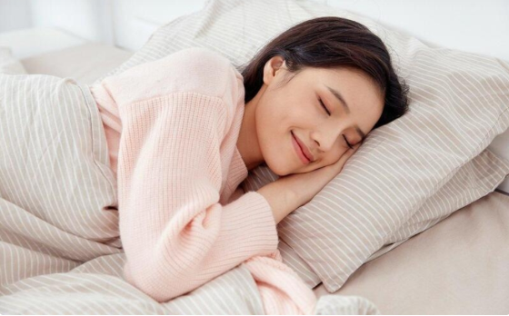Ngủ đủ giấc trước khi đi tàu, xe