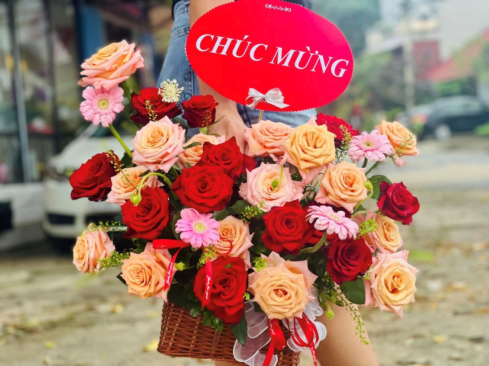 Hoa tươi và thiệp chúc mừng: Hoa tươi và thiệp chúc mừng
