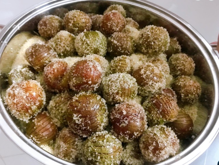 Chờ siro mận tan chảy