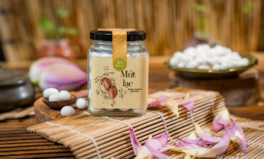 Mỗi hộp mứt – một mảnh ký ức được gói lại Mỗi hộp mứt – một mảnh ký ức được gói lại