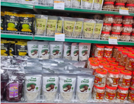Mứt dừa non là món ăn mang hương vị truyền thống Mứt dừa non là món ăn mang hương vị truyền thống