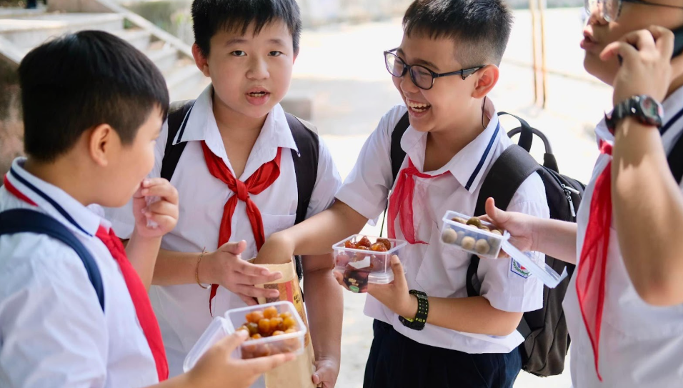 Câu chuyện Ô mai và tuổi học trò Câu chuyện Ô mai và tuổi học trò