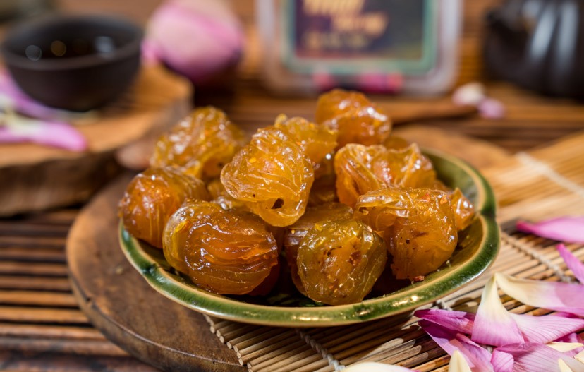 Thêm bột ớt và hoàn thiện