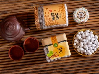 Hộp mứt nhỏ – tình cảm lớn: Tặng mứt bi lạc cho người thân có ý nghĩa gì?