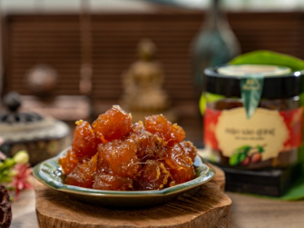 Mận xào gừng – Món ăn vặt tốt cho người dễ bị lạnh bụng